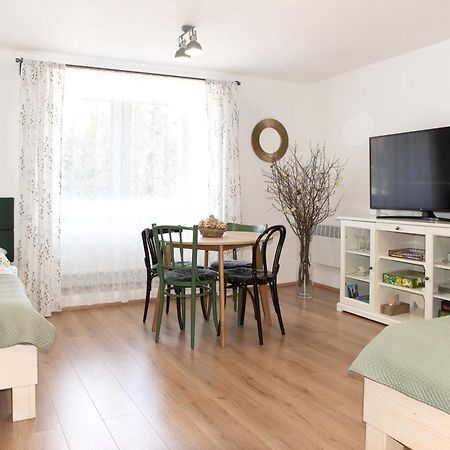 Apartman Mloci Udoli • Podyji ซนอยโม ภายนอก รูปภาพ